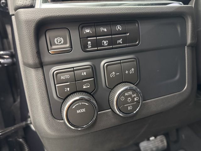 New 2026 Chevrolet Suburban Premier image 12