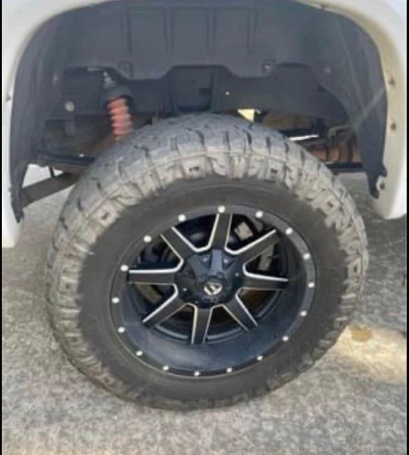 Used 2015 Toyota Tundra SR5 w/ SR5 Upgrade Package image 4