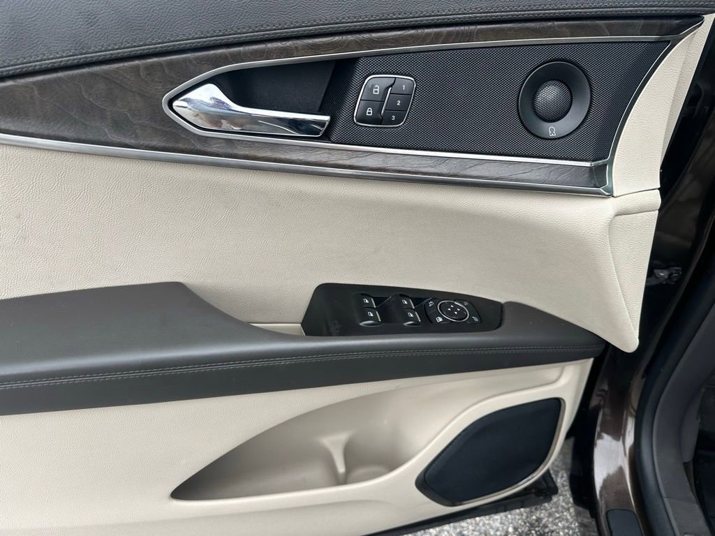 Used 2020 Lincoln Nautilus Reserve image 24