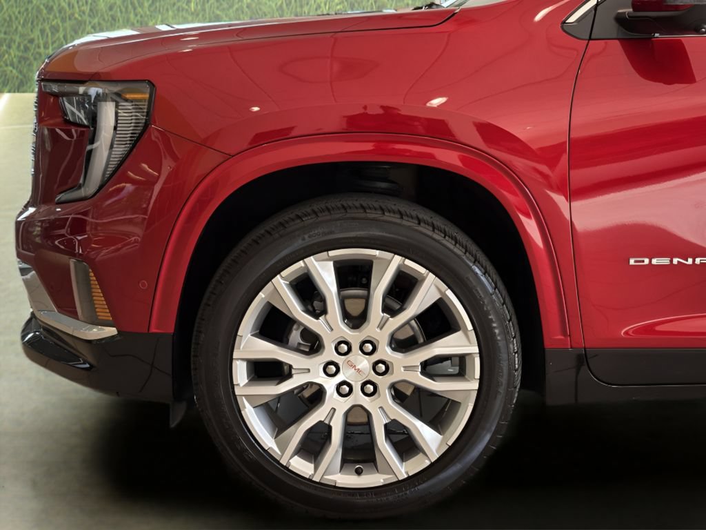 Used 2025 GMC Acadia Denali AWD/4WD image 9