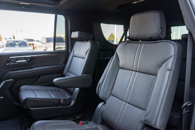 Used 2025 Chevrolet Suburban High Country AWD/4WD image 42