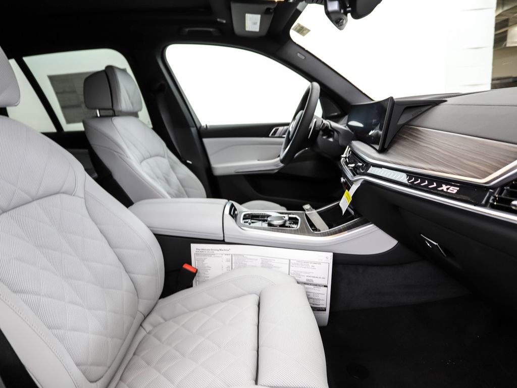 New 2026 BMW X5 xDrive40i w/ M Sport Package image 30