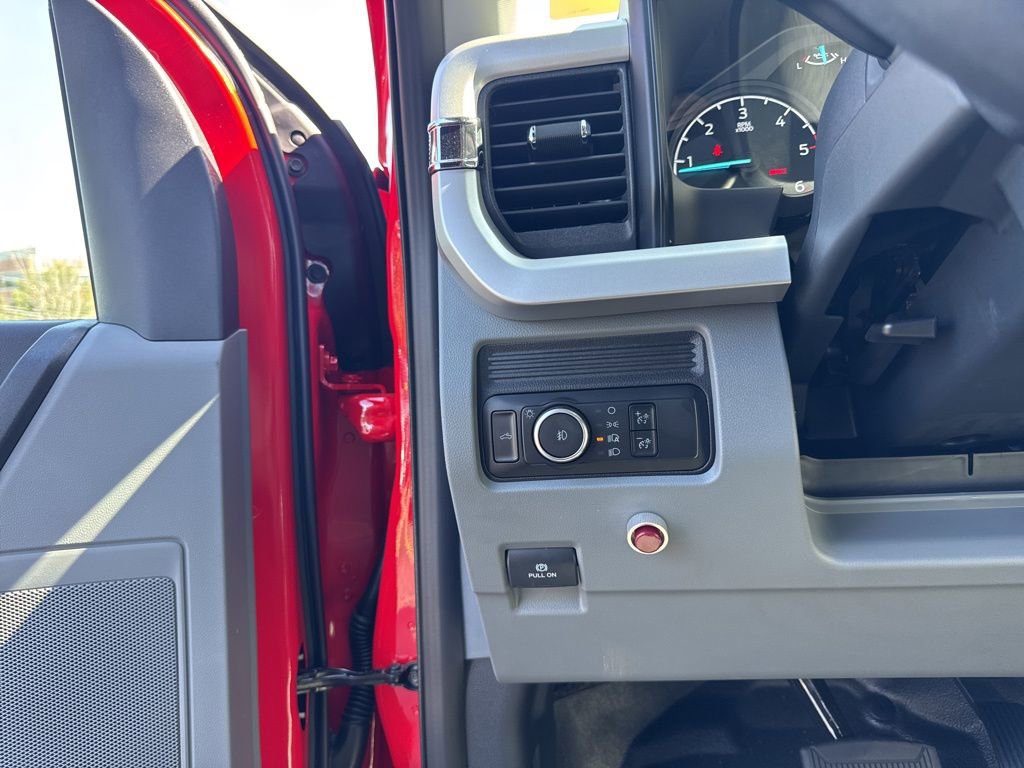 New 2025 Ford F550 4x4 Regular Cab Super Duty image 13