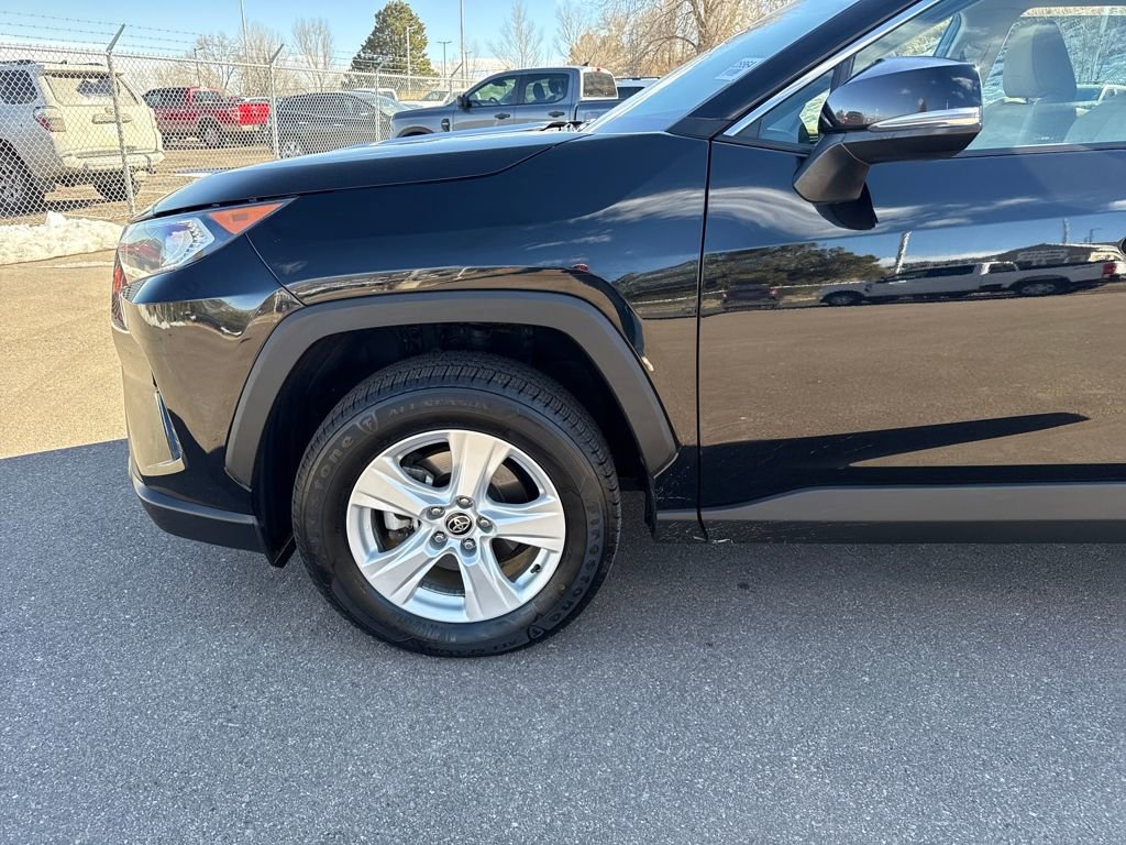 Used 2021 Toyota RAV4 XLE w/ Carpet Mat Package (TMS) image 32