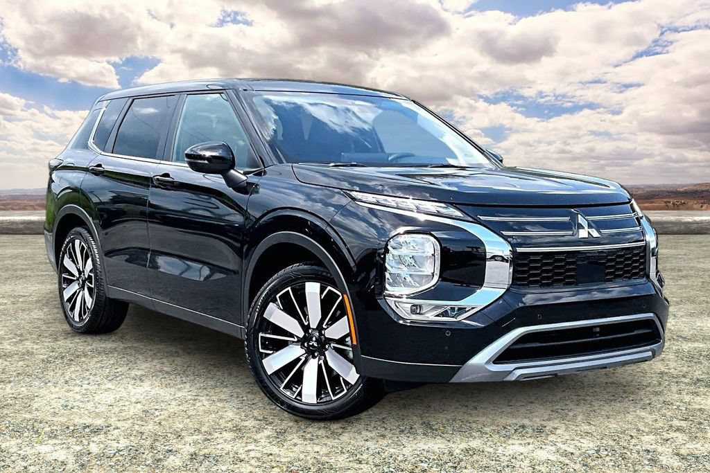 Used 2025 Mitsubishi Outlander SE FWD image 1