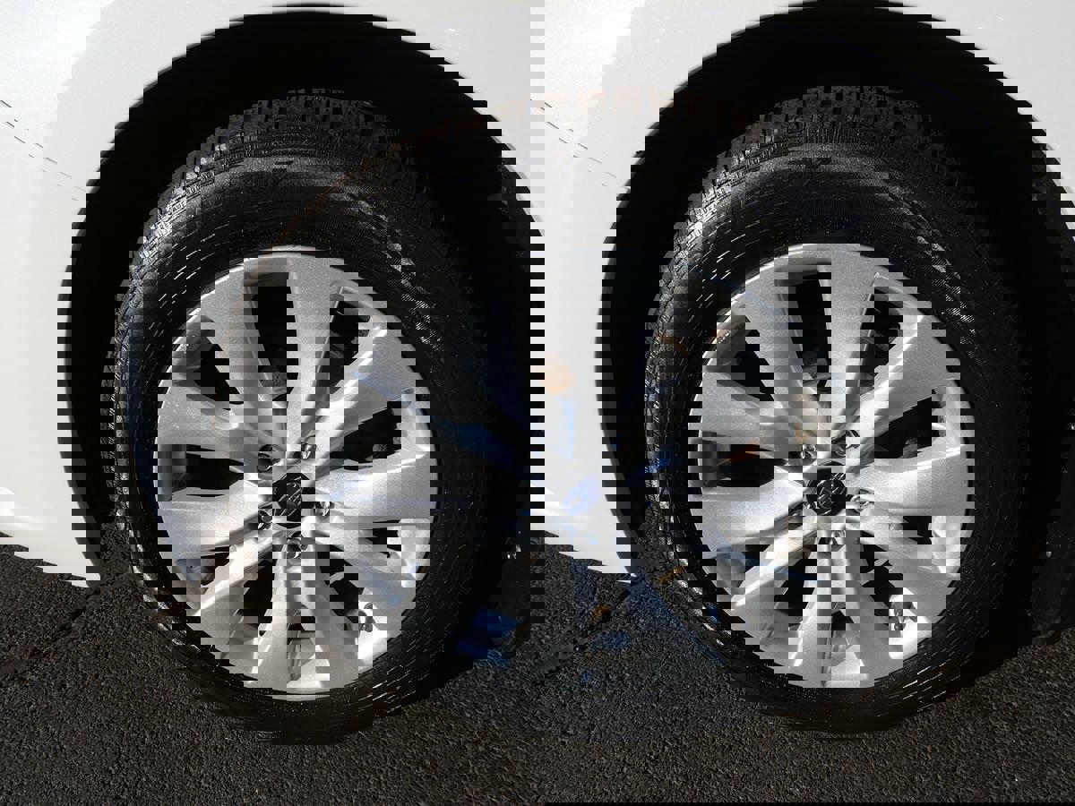 Used 2017 Subaru Legacy 2.5i Premium w/ Moonroof Package image 32