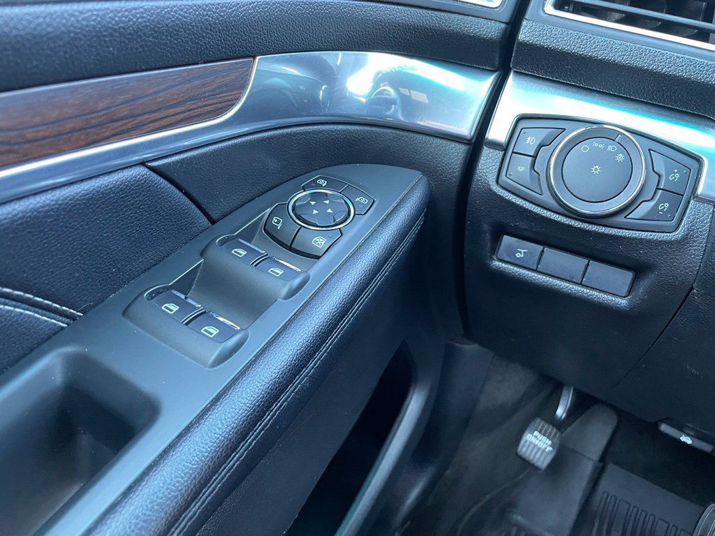 Used 2017 Ford Explorer Limited FWD image 12