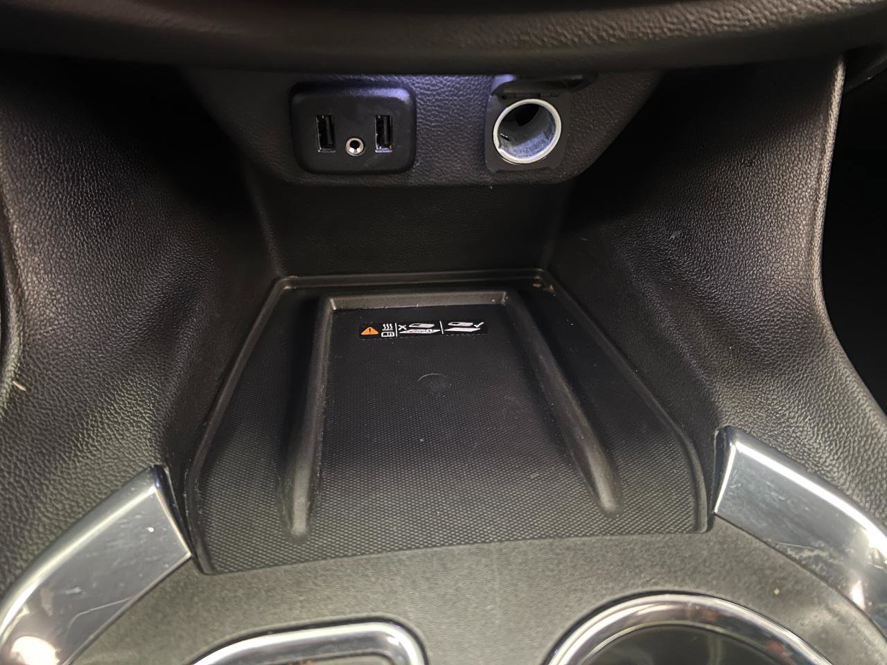 Used 2023 Chevrolet Traverse LT FWD image 48