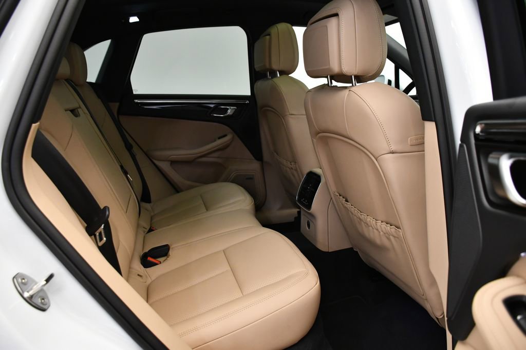 Certified 2025 Porsche Macan Turbo image 54