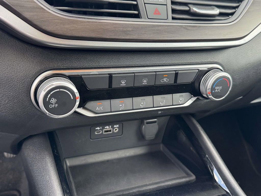 Used 2024 Nissan Altima 2.5 SV FWD image 31