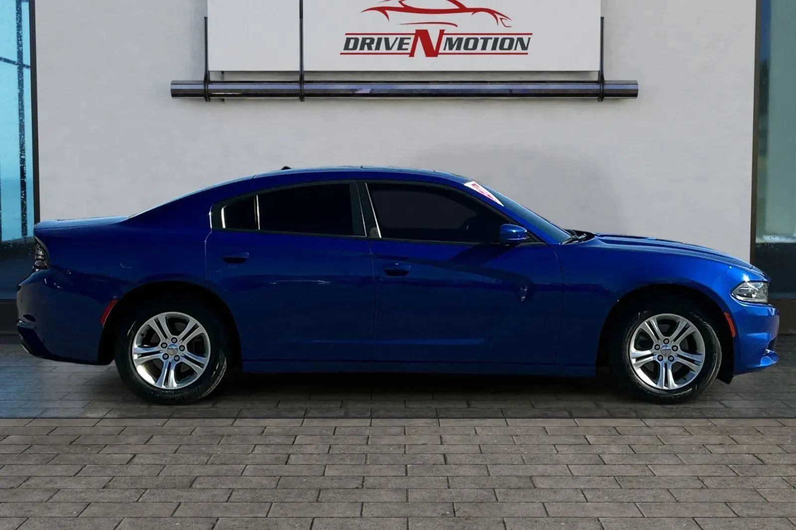 Used 2021 Dodge Charger SXT w/ Leather Interior Group image 3