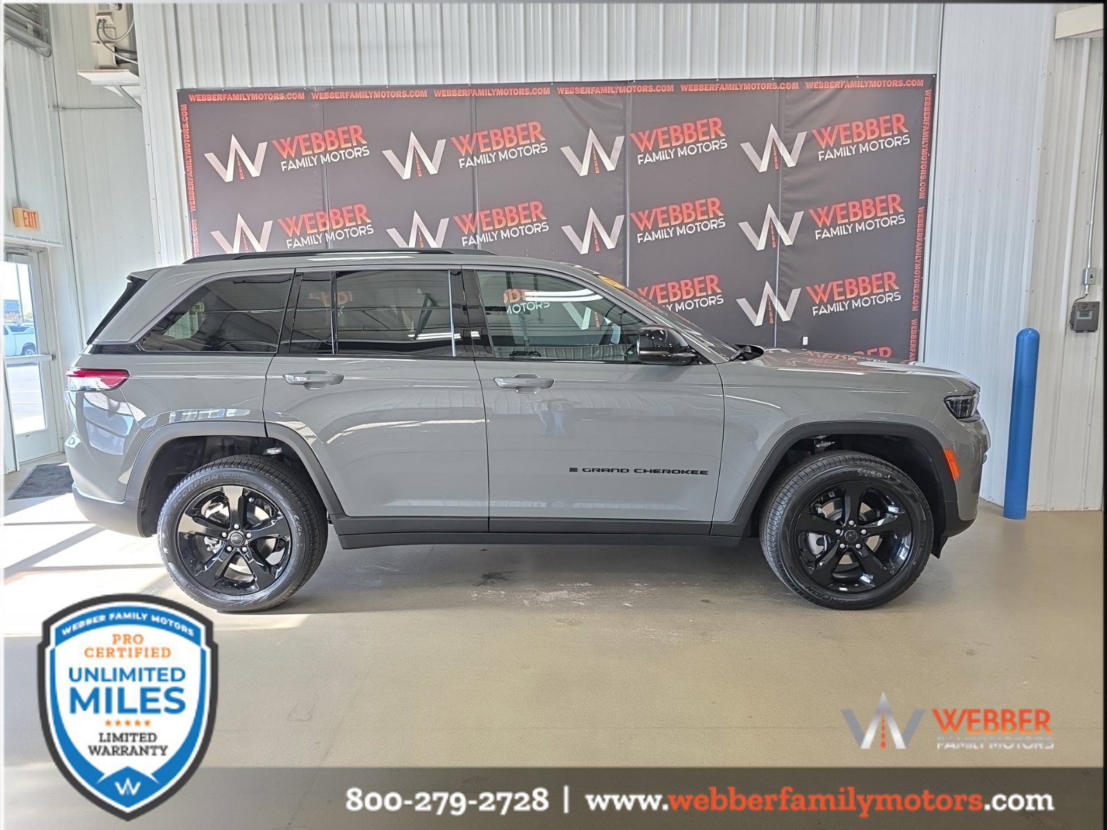 New 2027 Jeep Grand Cherokee Limited AWD/4WD image 3