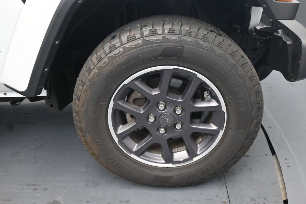 Used 2023 Jeep Gladiator Overland AWD/4WD image 13