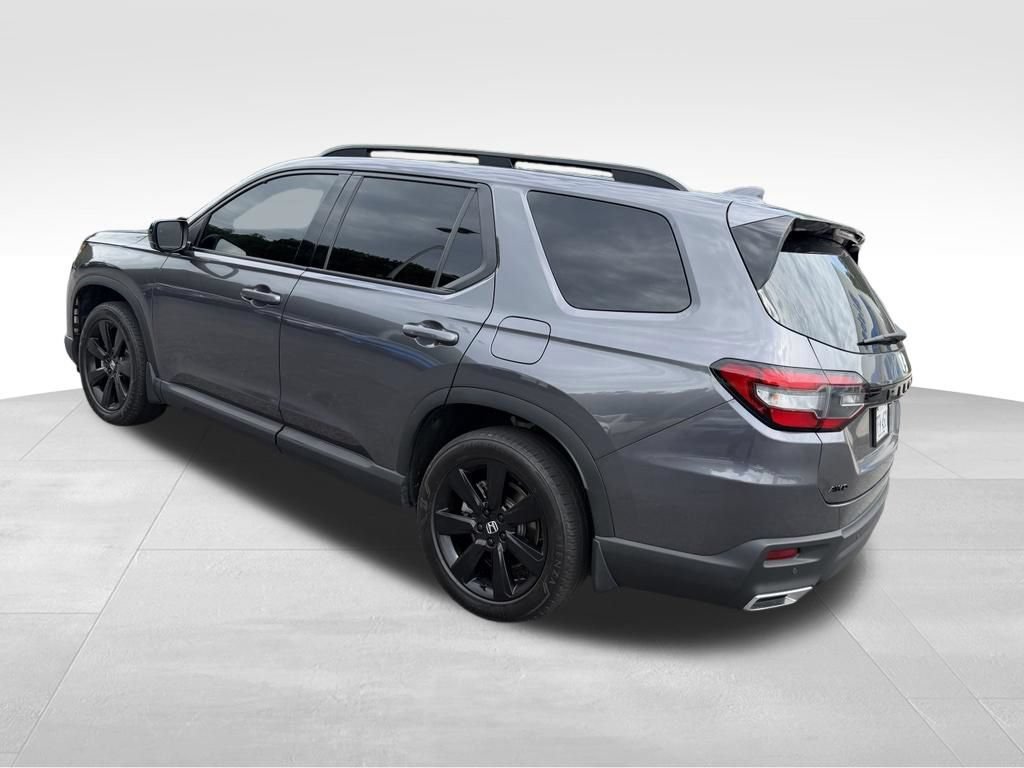Used 2025 Honda Pilot Black Edition image 35
