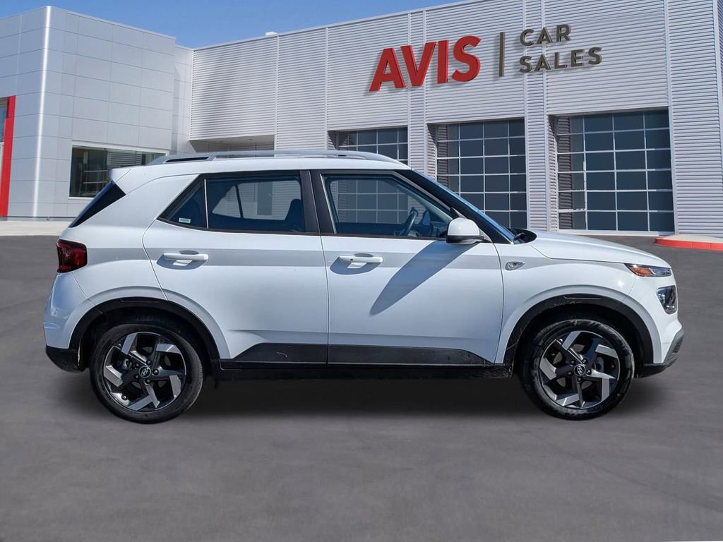 Used 2025 Hyundai Venue SEL image 5