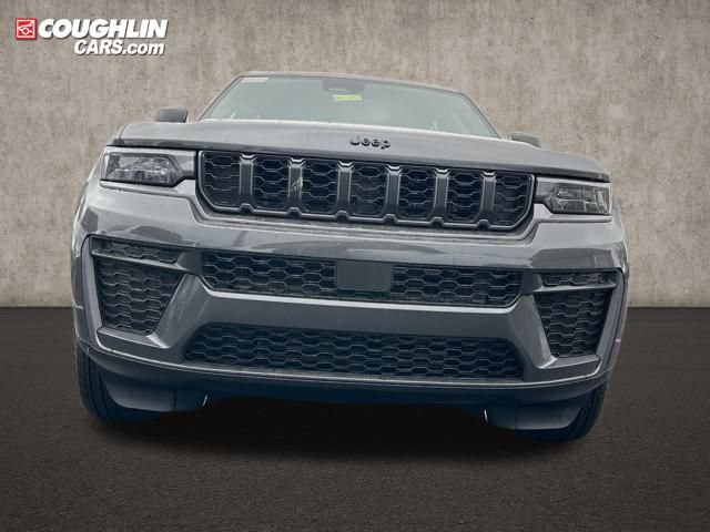 New 2026 Jeep Grand Cherokee Laredo image 2