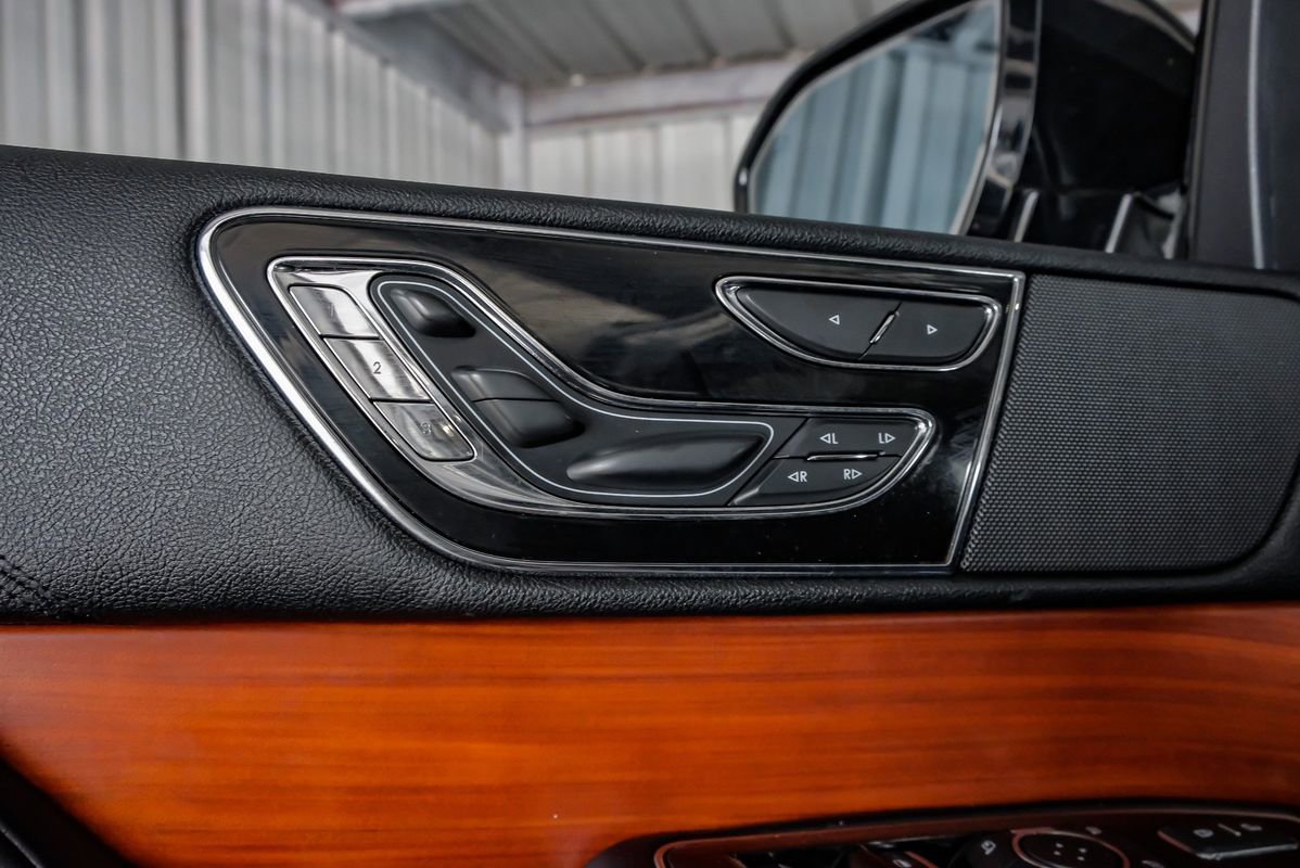 Used 2020 Lincoln Navigator L Reserve RWD image 46