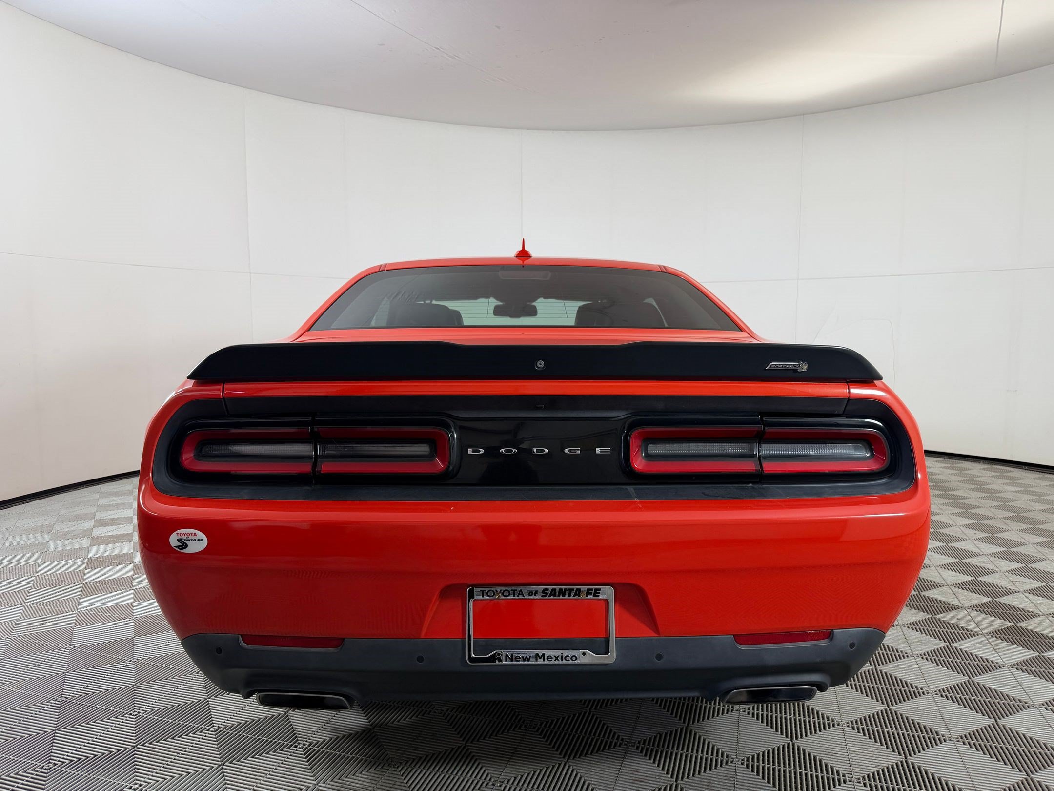 Used 2016 Dodge Challenger R/T Scat Pack RWD image 10