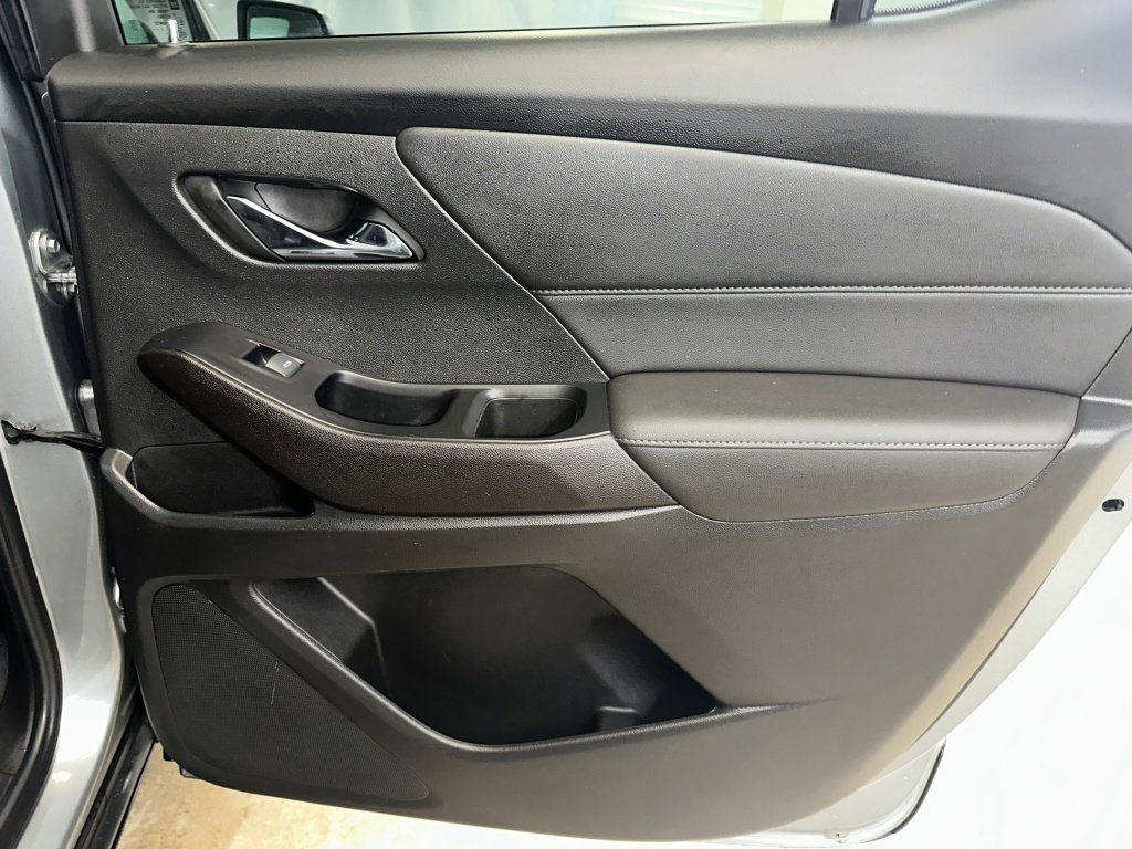 Certified 2023 Chevrolet Traverse LT image 30