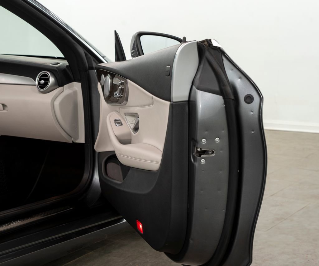 Used 2018 Mercedes-Benz C 300 4MATIC Cabriolet image 17