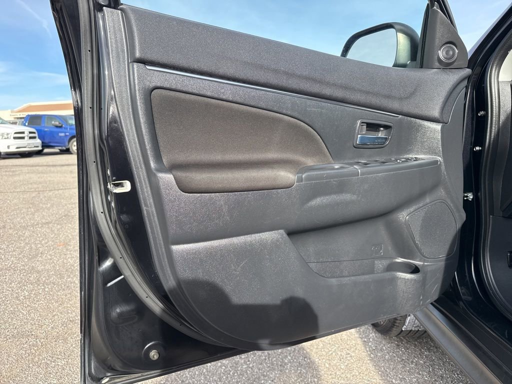 Used 2022 Mitsubishi Outlander Sport ES image 27