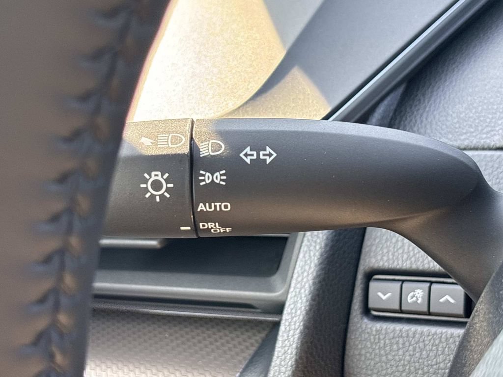 New 2026 Toyota Prius XLE FWD image 33