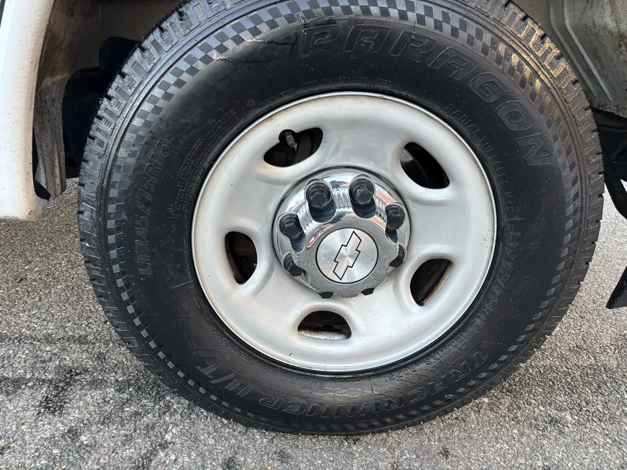 Used 2017 Chevrolet Express 2500 LT w/ LT Preferred Equipment Group RWD image 34
