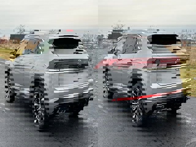 New 2026 Volkswagen Atlas Cross Sport SEL Premium R-Line image 4