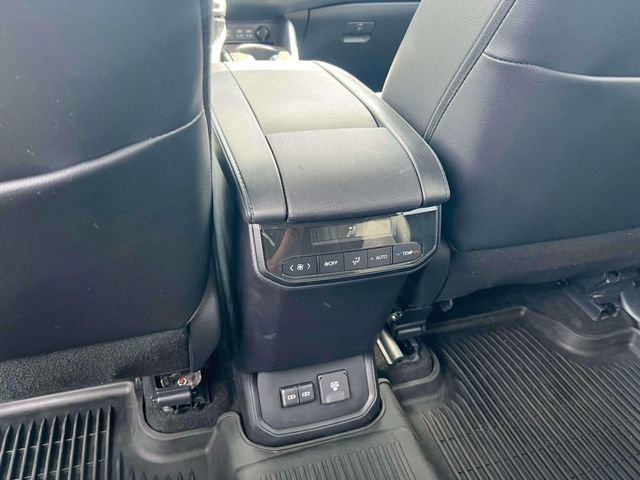 Used 2023 Toyota Highlander Limited AWD/4WD image 24
