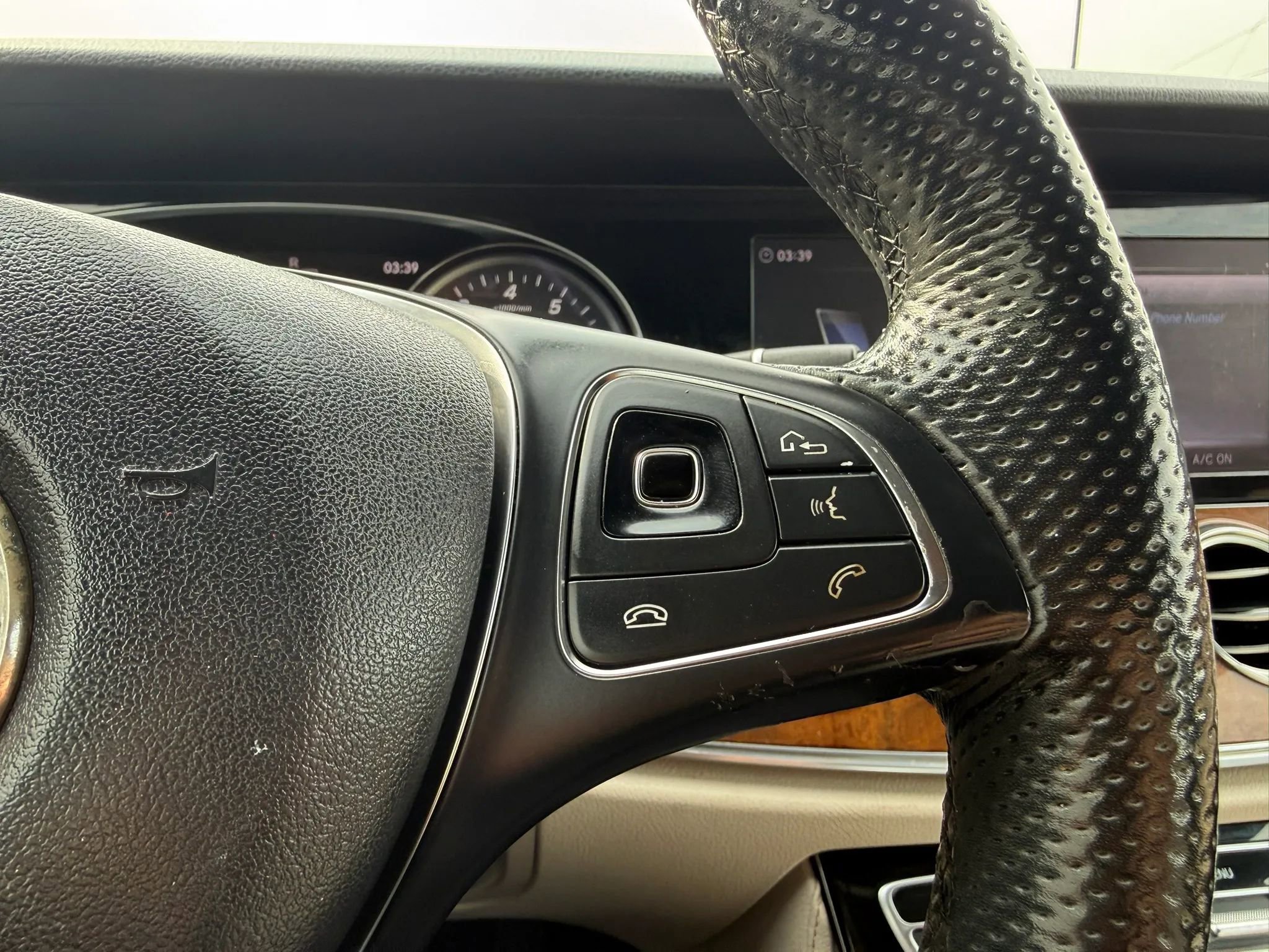 Used 2018 Mercedes-Benz E 300 image 29