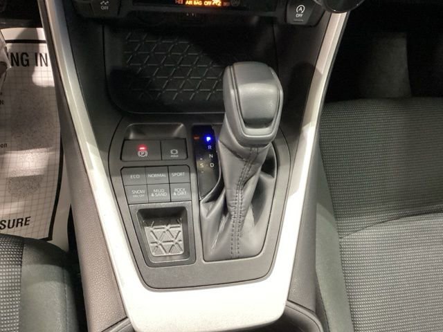 Used 2023 Toyota RAV4 LE image 12