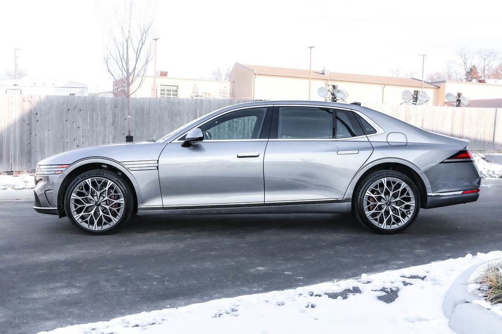 Used 2025 Genesis G90 3.5T image 21