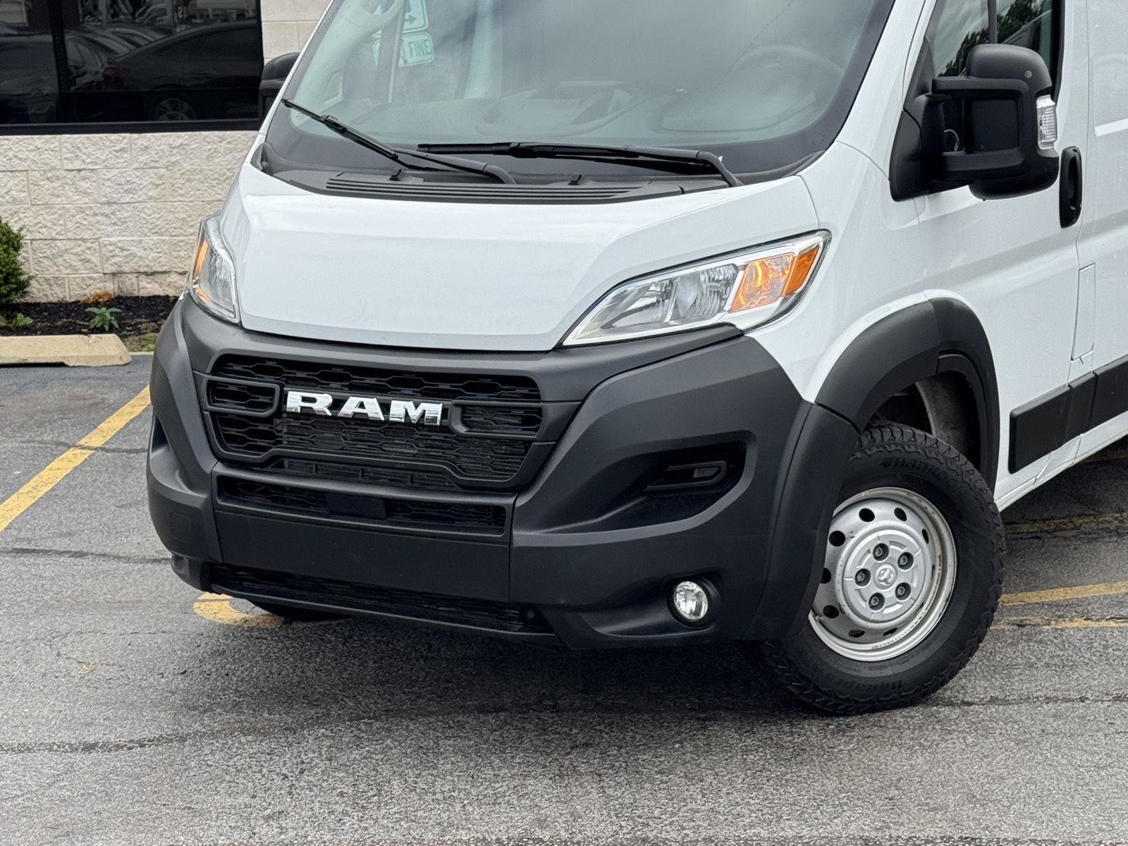 Used 2025 RAM ProMaster 2500 w/ Convenience Group FWD image 5