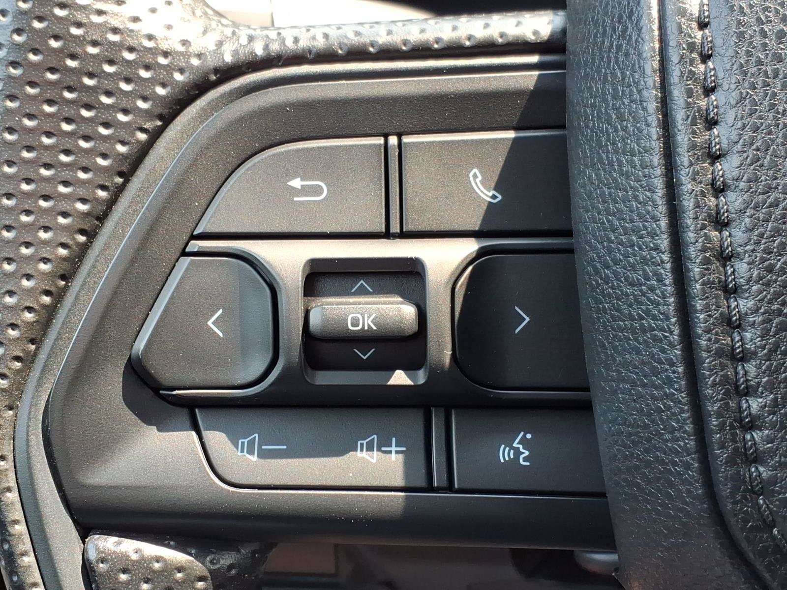 Used 2024 Toyota Tacoma SR AWD/4WD image 24