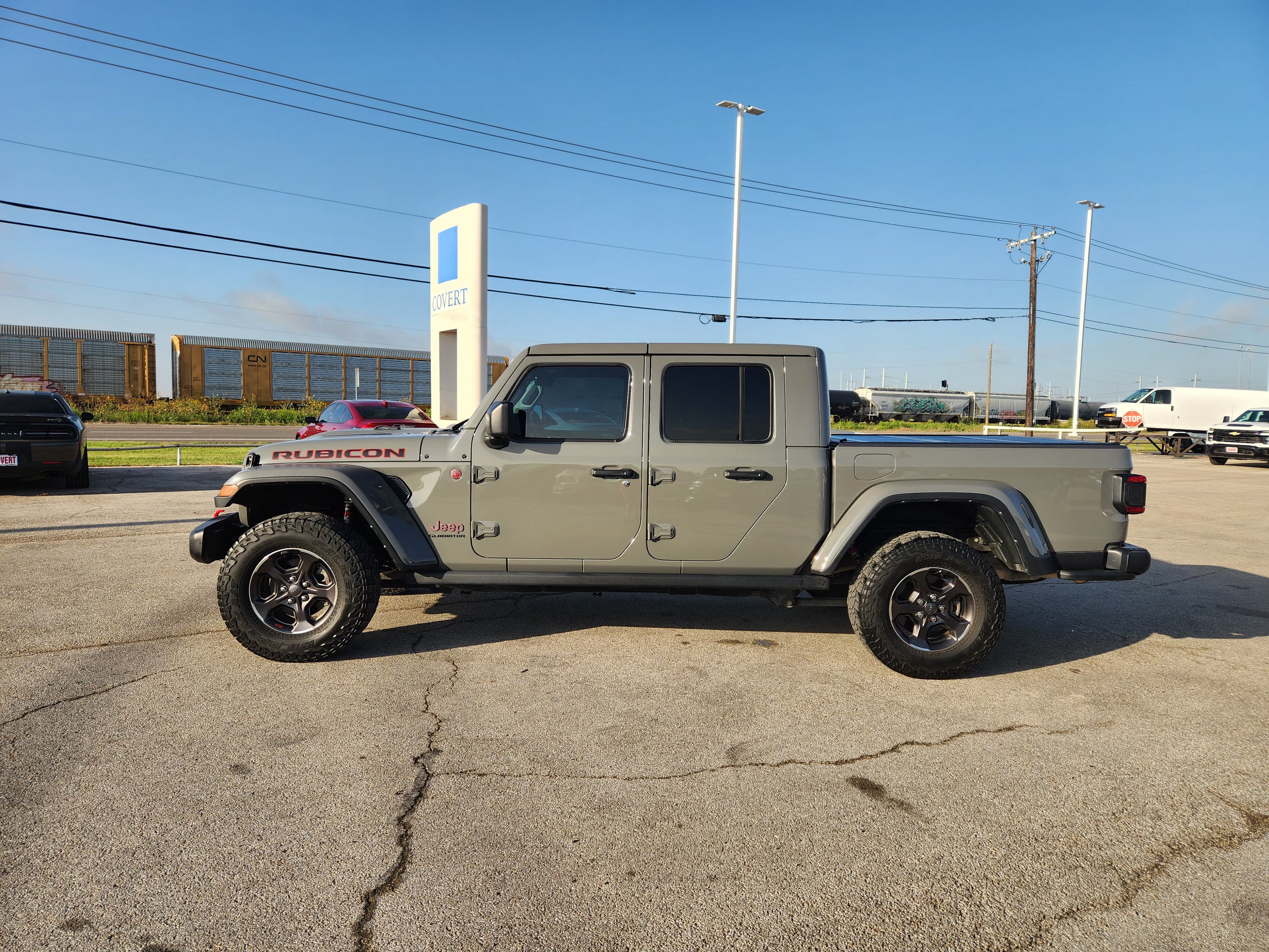Used 2021 Jeep Gladiator Rubicon AWD/4WD image 4