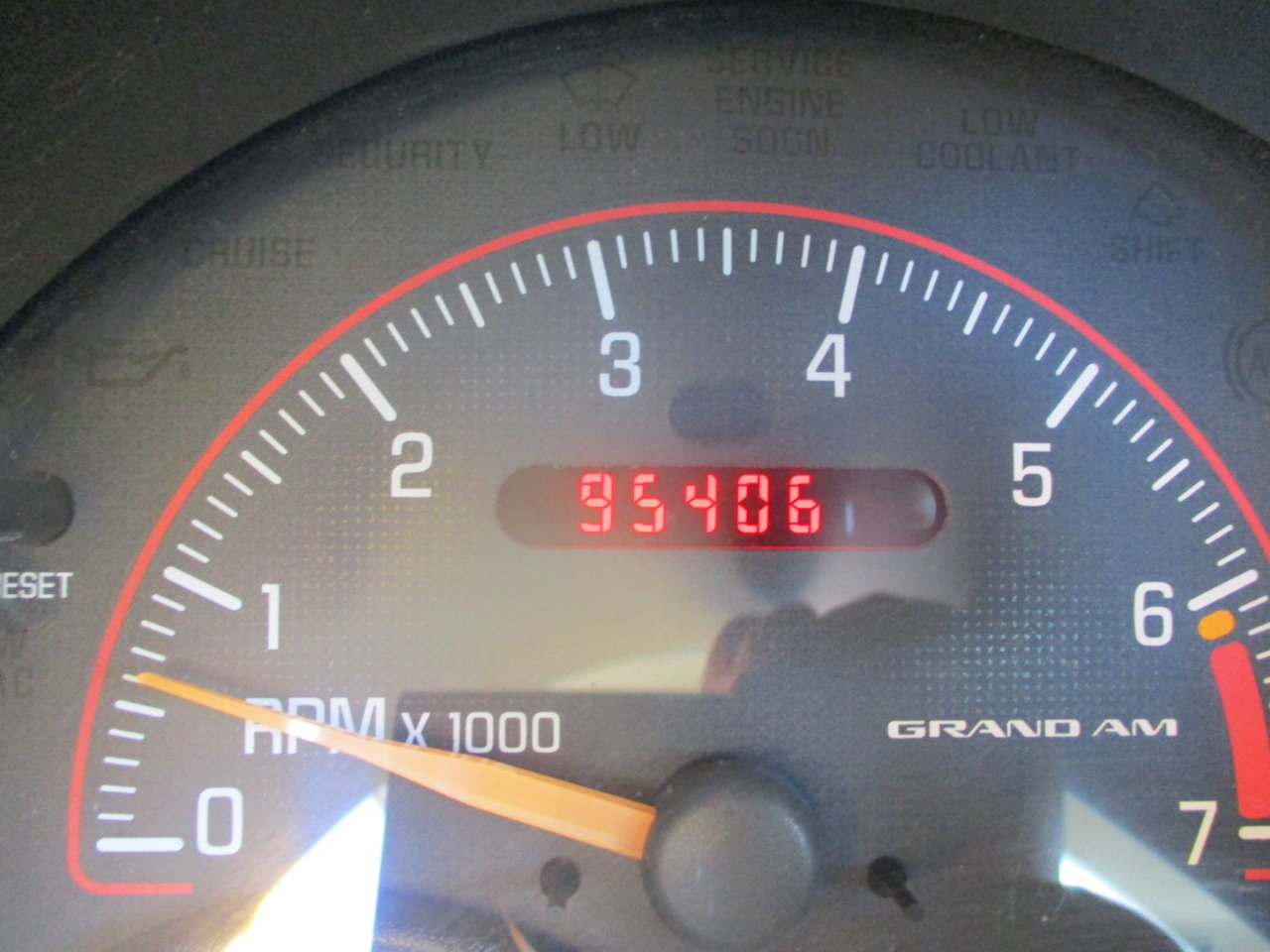 Used 2004 Pontiac Grand Am SE image 13