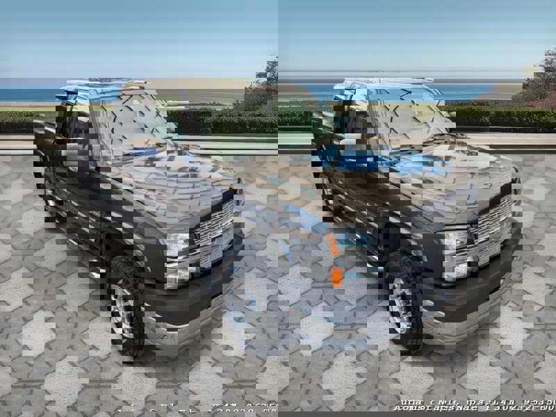 Used 2004 Chevrolet Silverado 2500 LT image 2