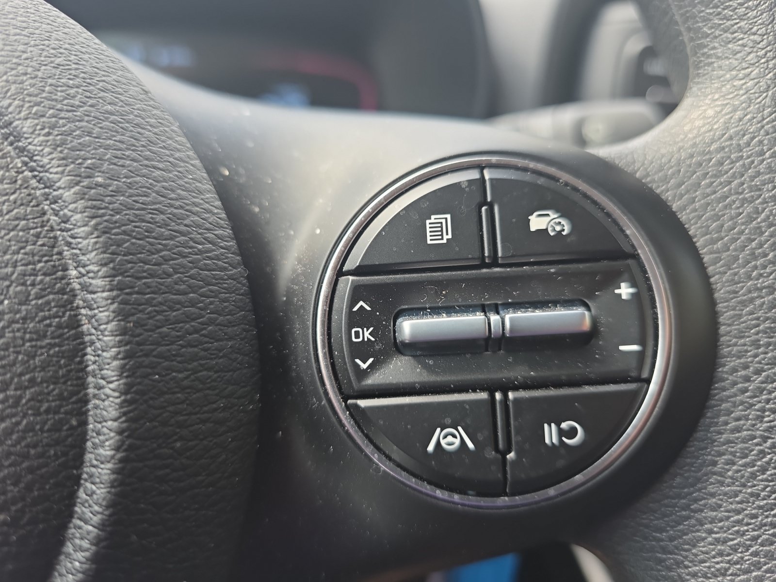 Certified 2025 Kia Soul LX w/ LX Technology Package FWD image 23