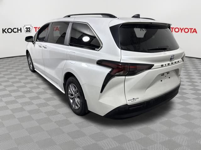 Certified 2024 Toyota Sienna XLE w/ XLE Plus Package image 6