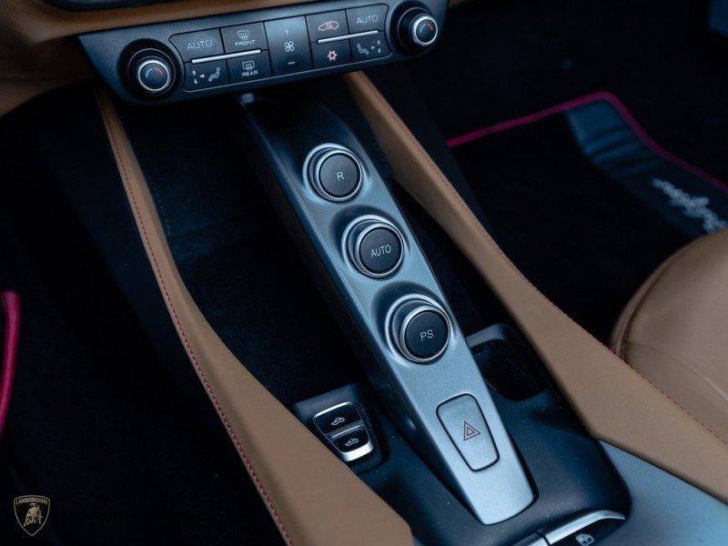 Used 2019 Ferrari Portofino image 19