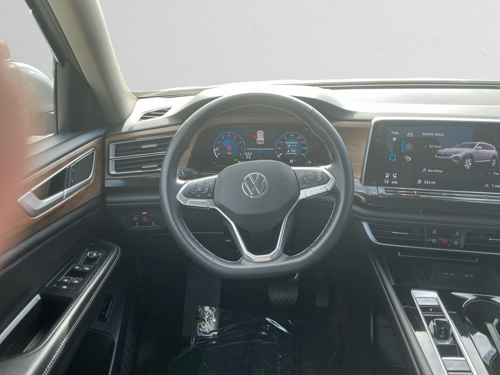 Used 2025 Volkswagen Atlas SE AWD/4WD image 12