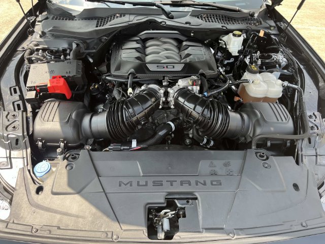 Used 2024 Ford Mustang GT Premium RWD image 3
