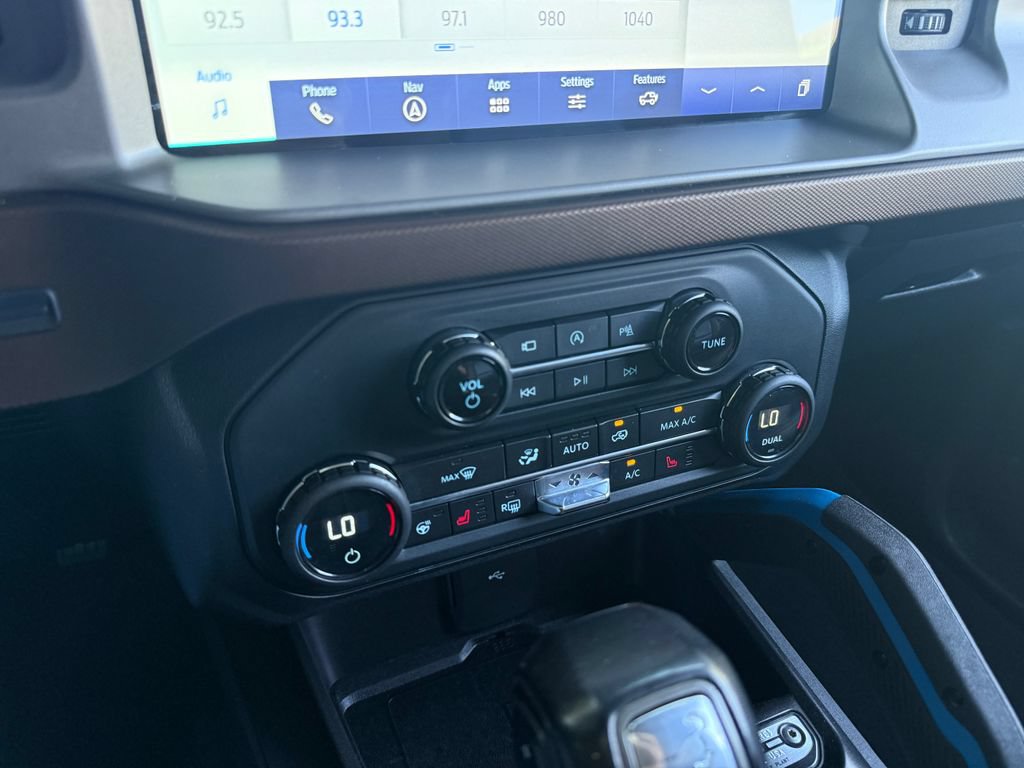 Used 2021 Ford Bronco Outer Banks AWD/4WD image 25