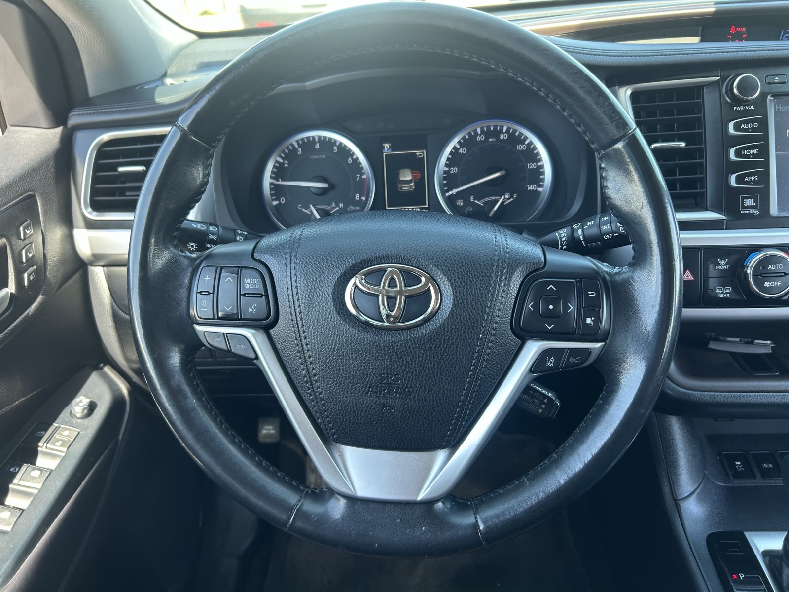 Used 2017 Toyota Highlander Limited FWD image 25