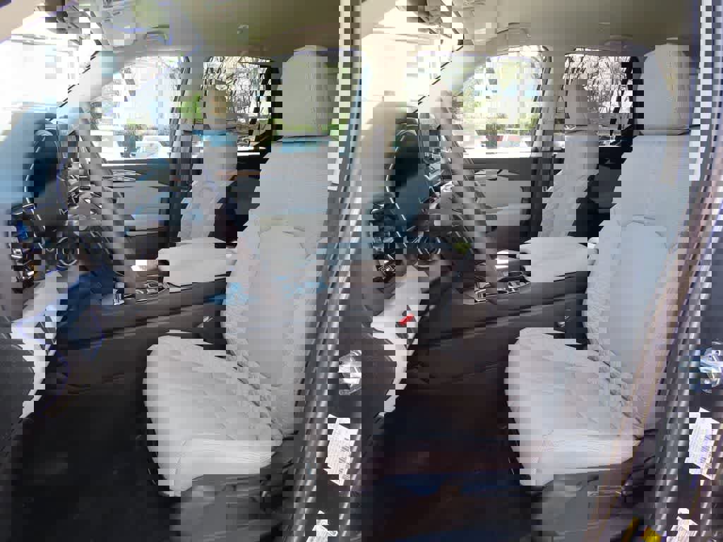 Used 2023 Honda Pilot LX image 13