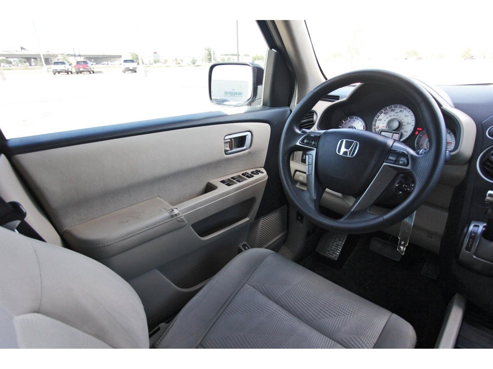Used 2015 Honda Pilot LX image 9