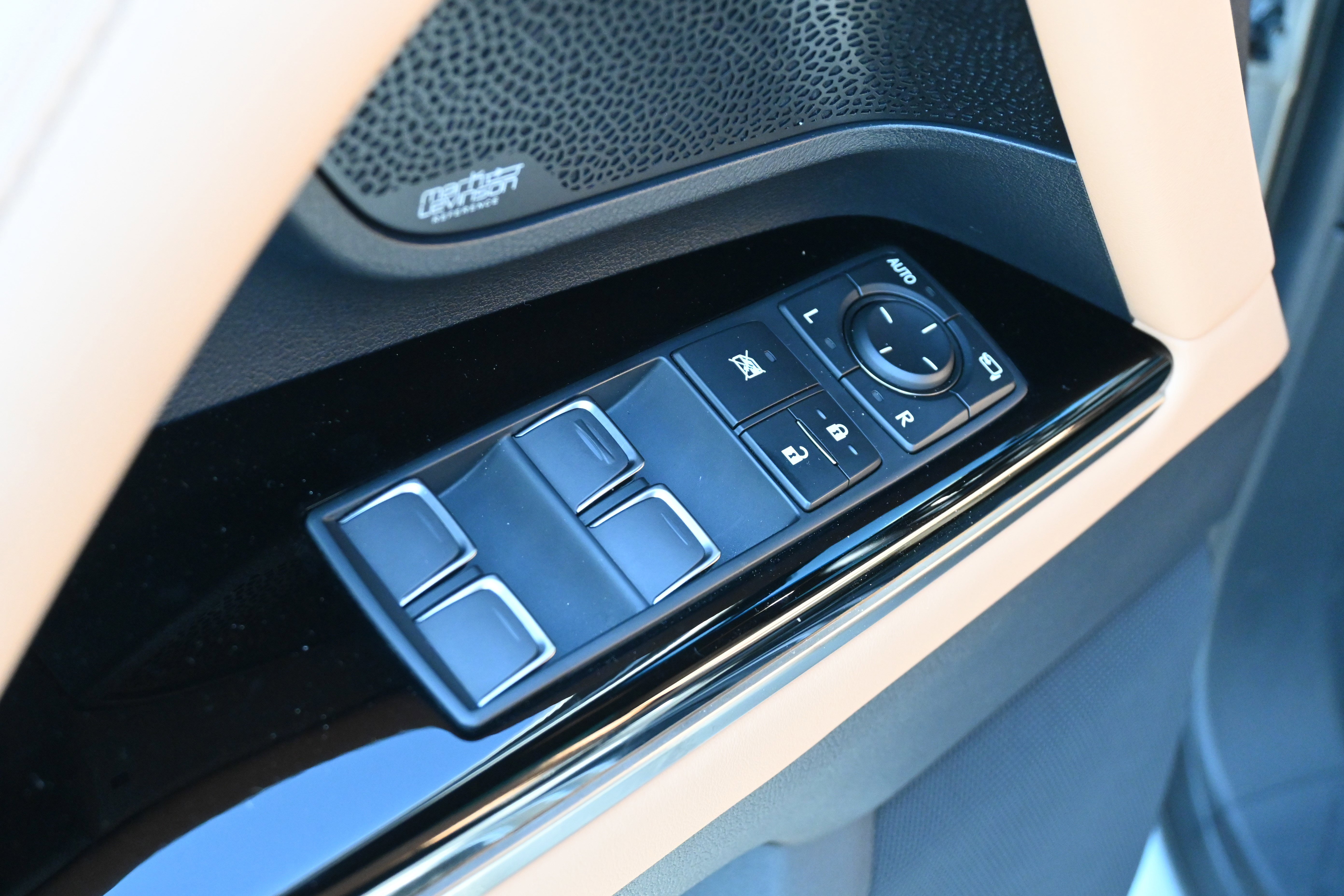 Used 2026 Lexus LX 700h Luxury w/ Appearance Package AWD/4WD image 15