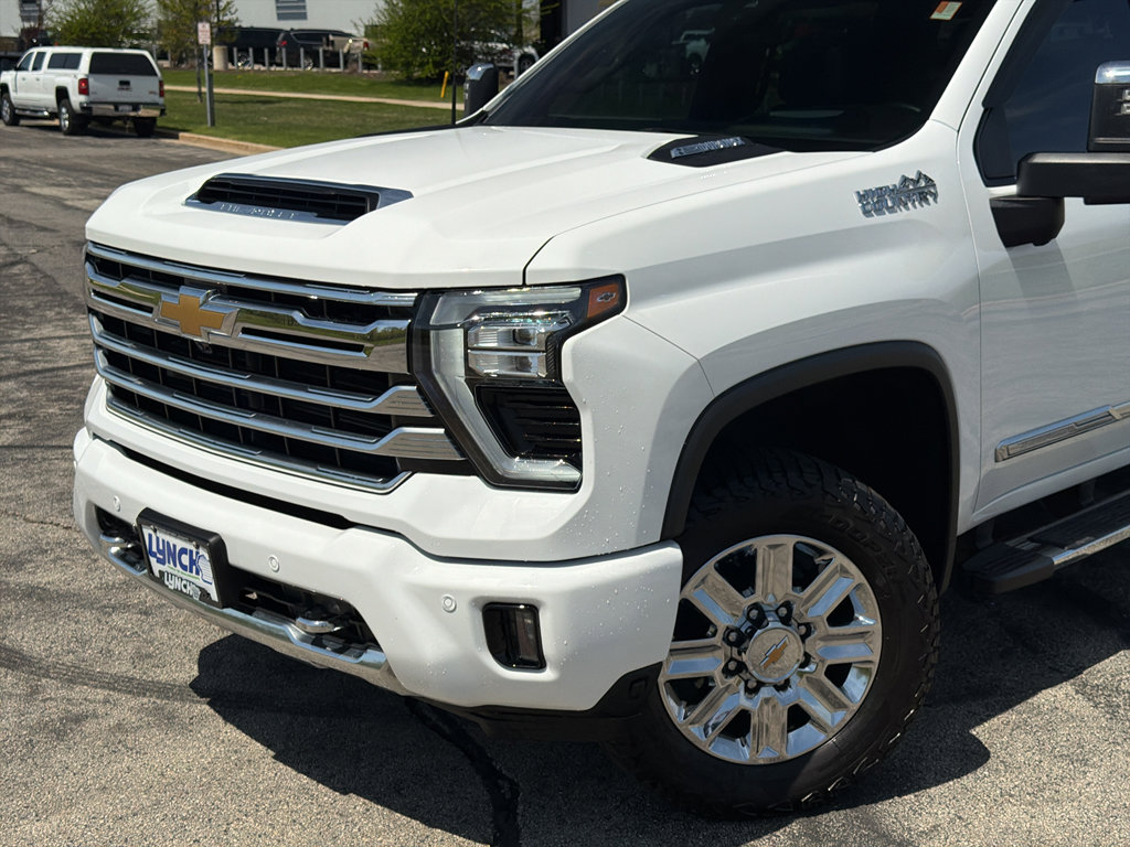 Used 2024 Chevrolet Silverado 3500 High Country w/ High Country Premium Package AWD/4WD image 8
