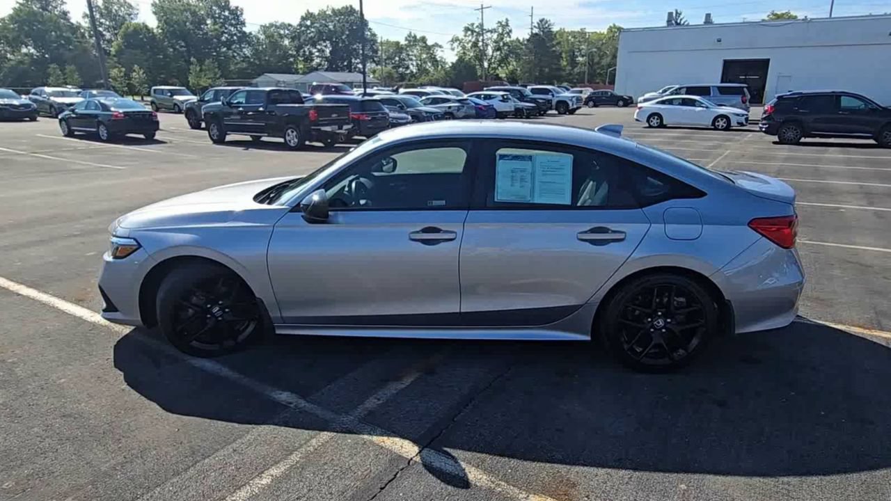 Used 2024 Honda Civic Sport image 6
