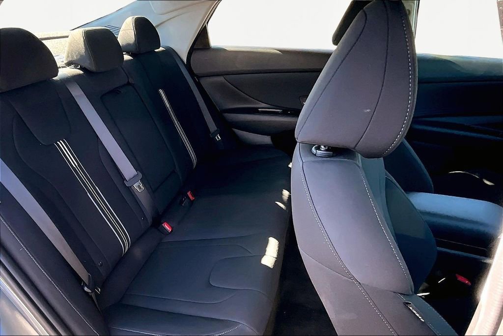 Used 2025 Hyundai Elantra SEL image 27